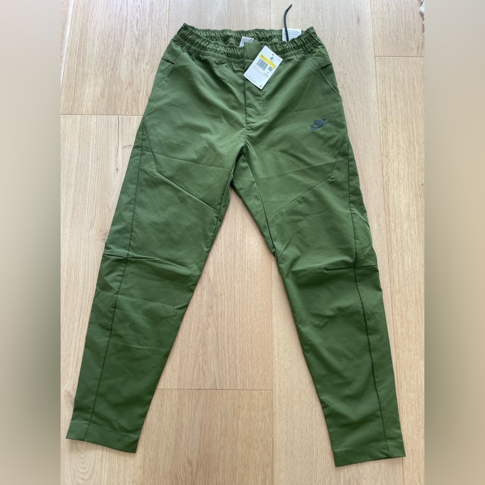 Nike Men's Green Pants